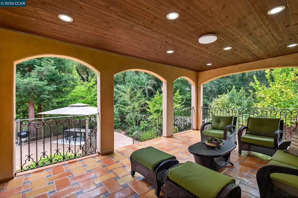 80 Rheem Boulevard Orinda CA 94563
