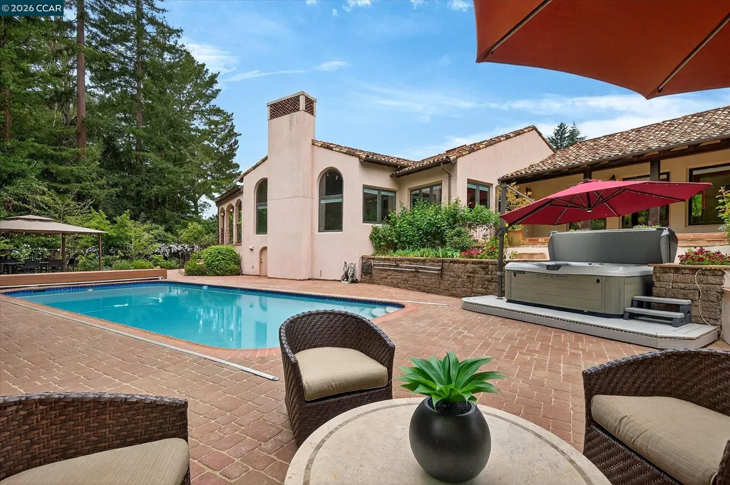 80 Rheem Boulevard Orinda CA 94563