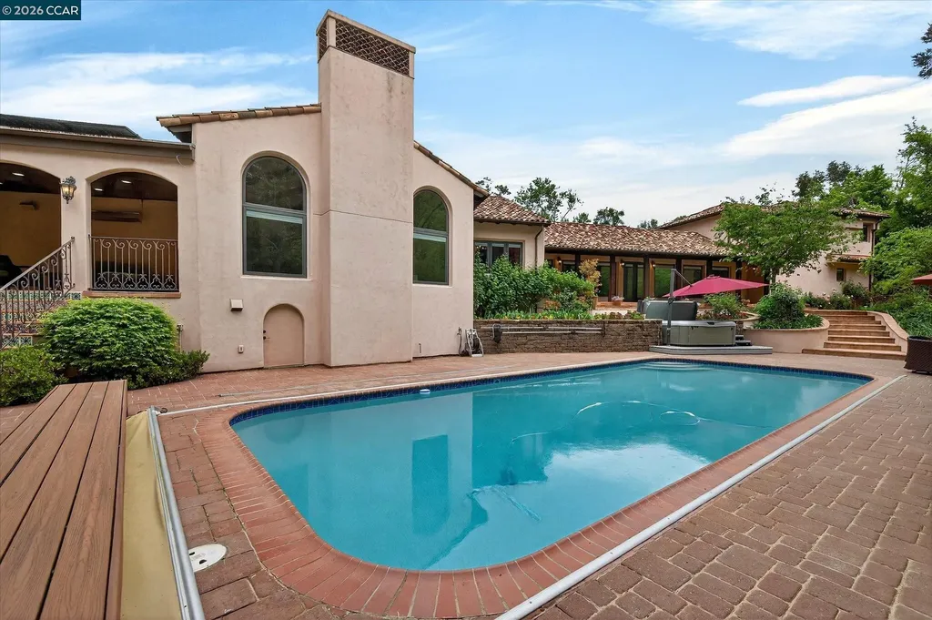 80 Rheem Boulevard Orinda CA 94563