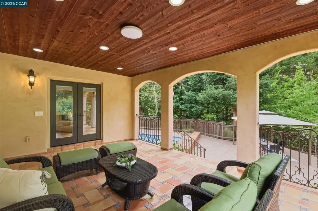 80 Rheem Boulevard Orinda CA 94563