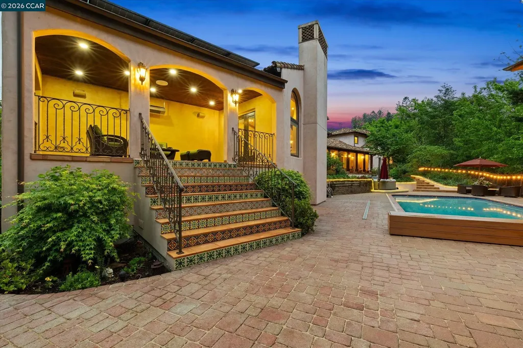 80 Rheem Boulevard Orinda CA 94563