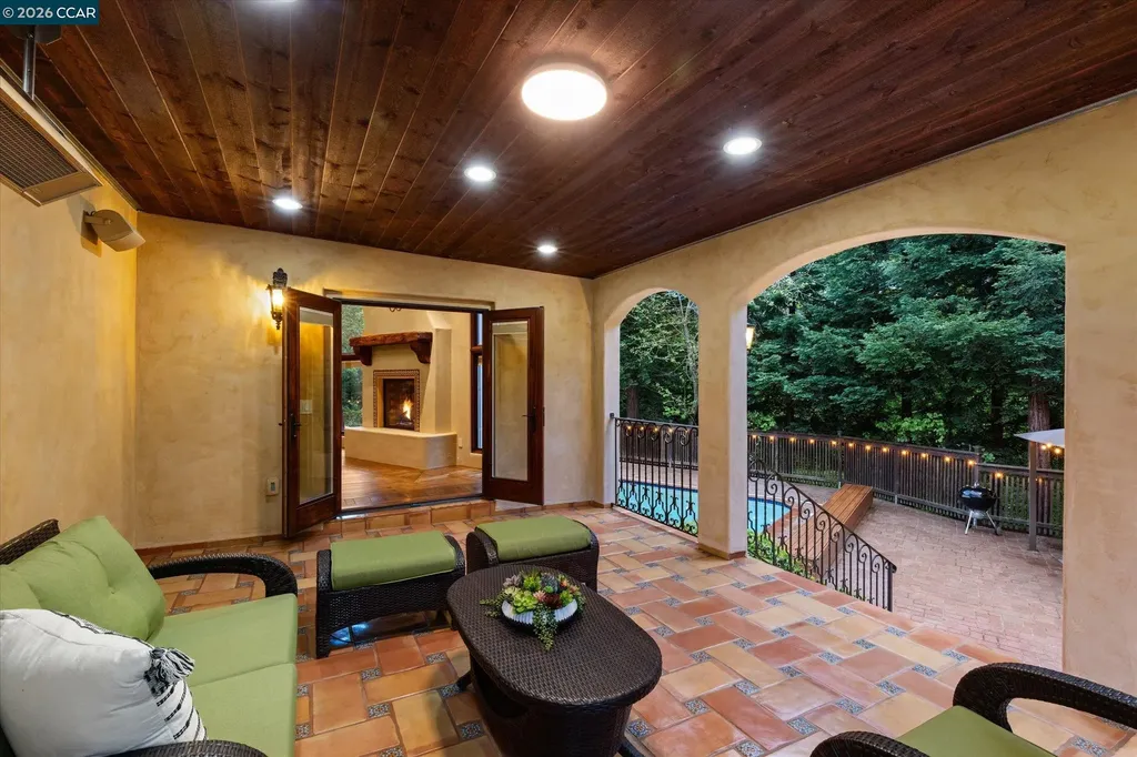 80 Rheem Boulevard Orinda CA 94563