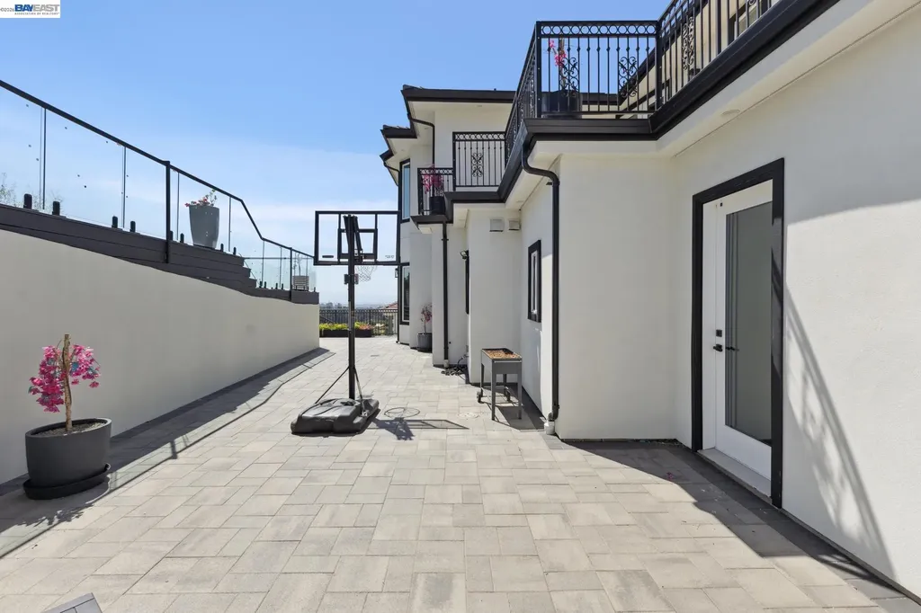 3606 Sarita Street Hayward CA 94542