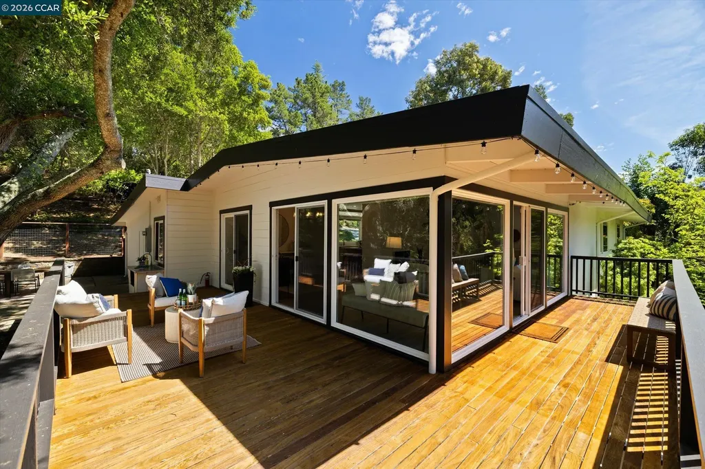 8 Westwood Court Orinda CA 94563