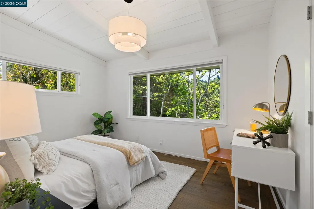 8 Westwood Court Orinda CA 94563