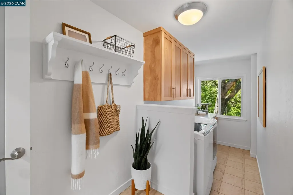 8 Westwood Court Orinda CA 94563