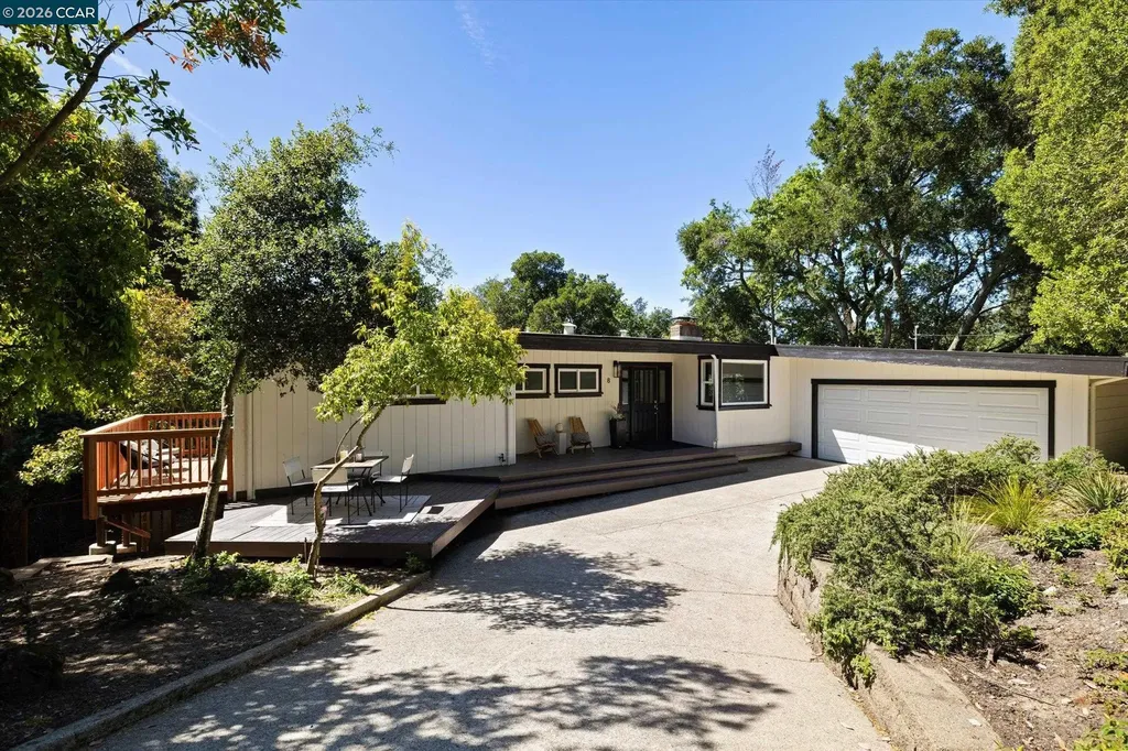 8 Westwood Court Orinda CA 94563