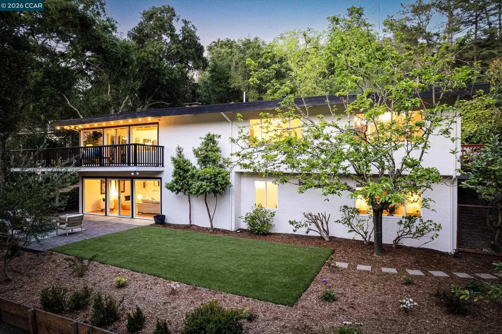 8 Westwood Court Orinda CA 94563
