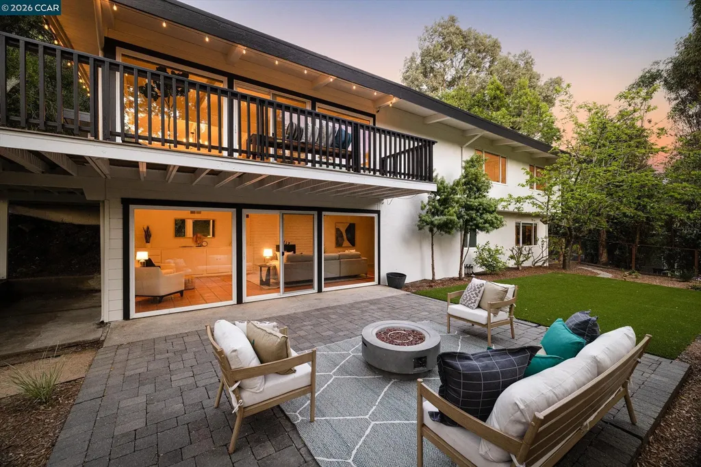 8 Westwood Court Orinda CA 94563