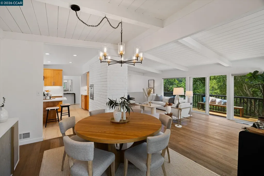 8 Westwood Court Orinda CA 94563