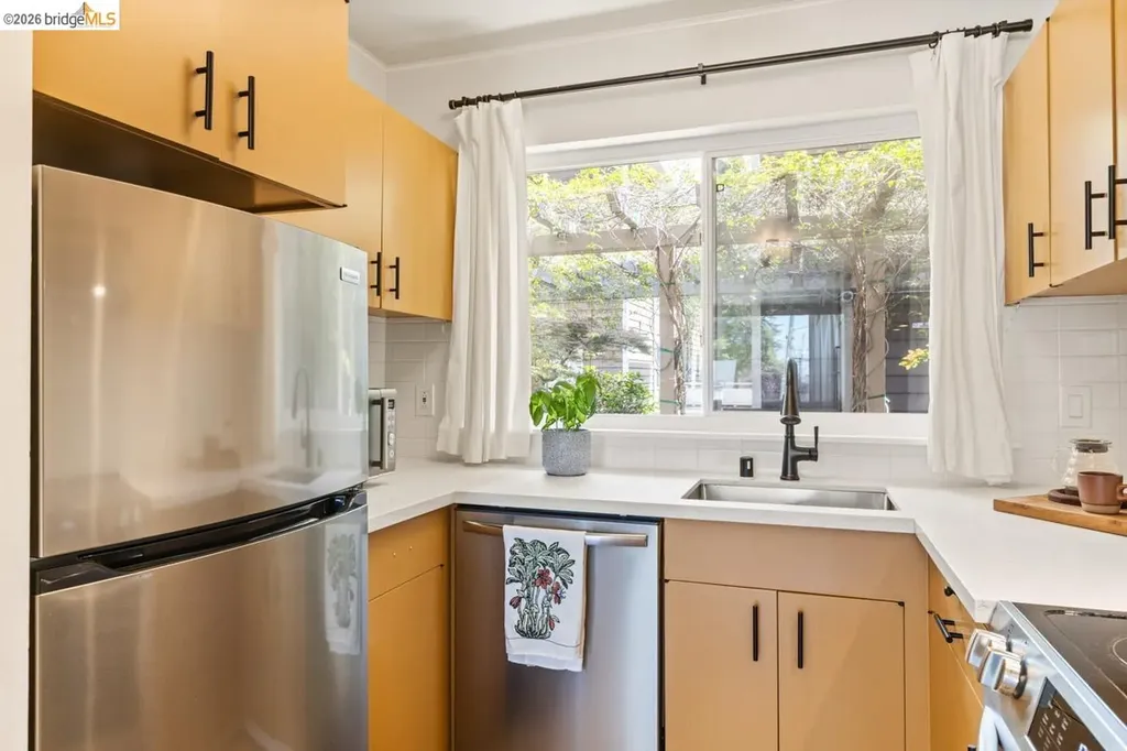 2601 College Avenue Berkeley CA 94704