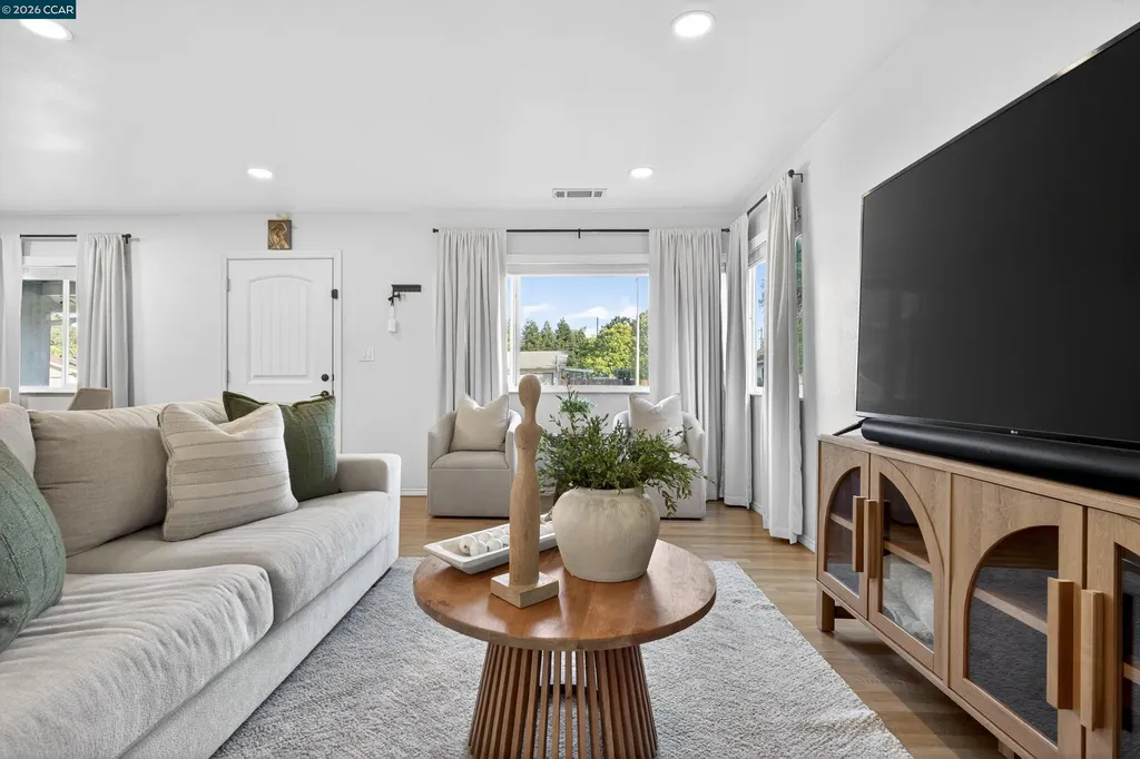 1891 Gilly Lane Concord CA 94518