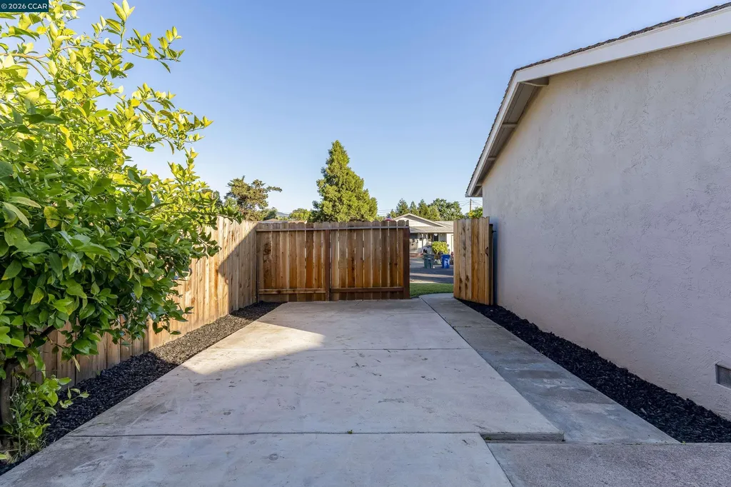 1891 Gilly Lane Concord CA 94518