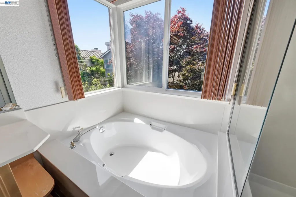 17 Miranda Court Alameda CA 94502