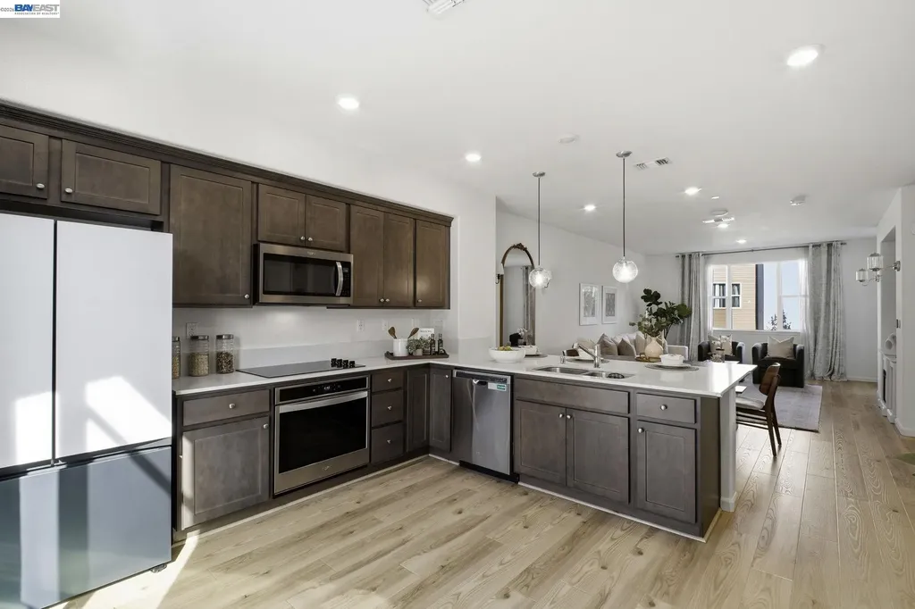 29741 Hansen Hayward CA 94544