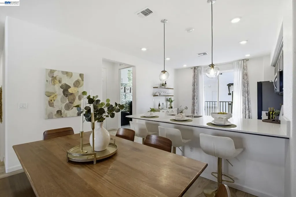 29741 Hansen Hayward CA 94544