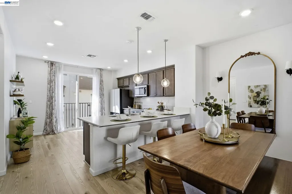 29741 Hansen Hayward CA 94544
