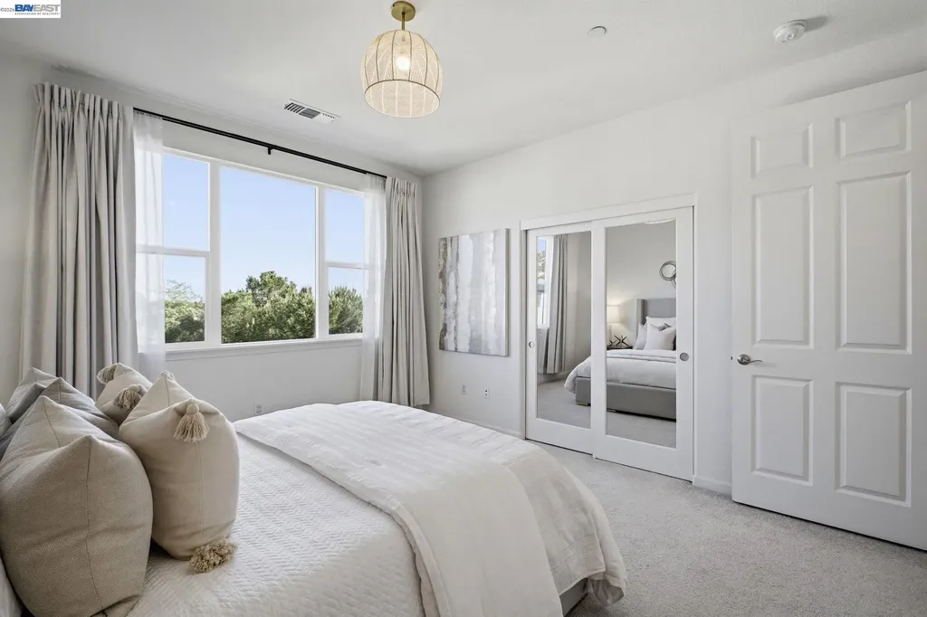 29741 Hansen Hayward CA 94544