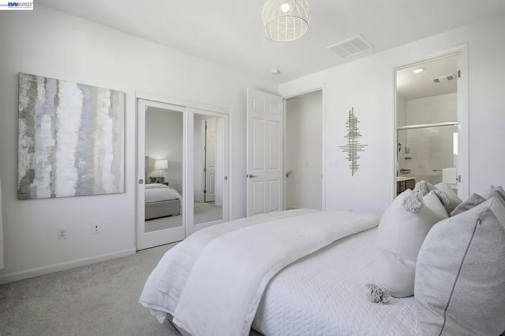 29741 Hansen Hayward CA 94544