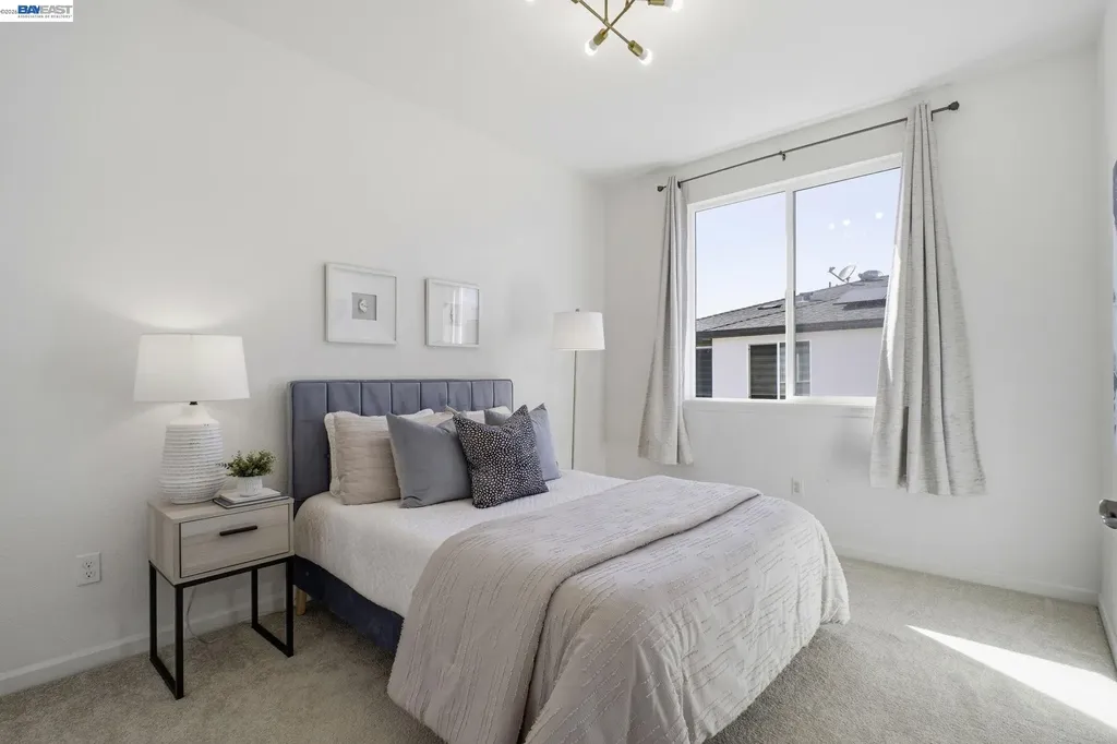 29741 Hansen Hayward CA 94544
