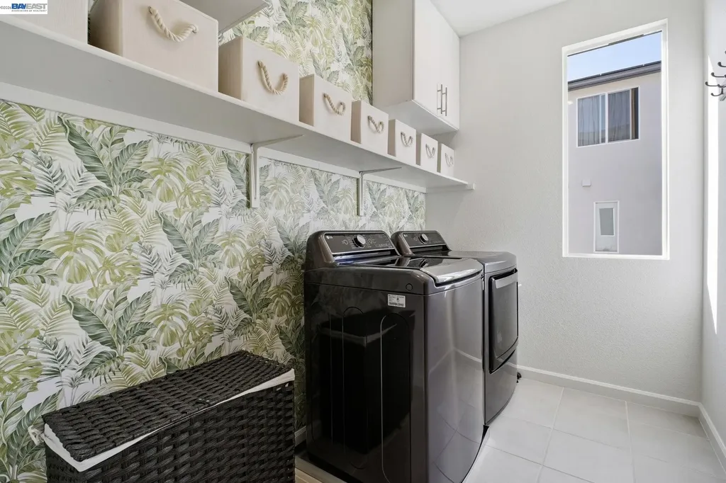 29741 Hansen Hayward CA 94544