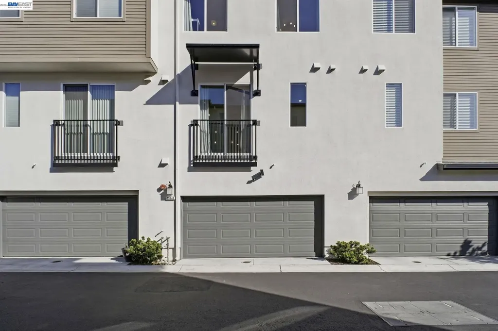 29741 Hansen Hayward CA 94544