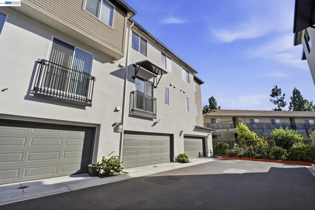 29741 Hansen Hayward CA 94544