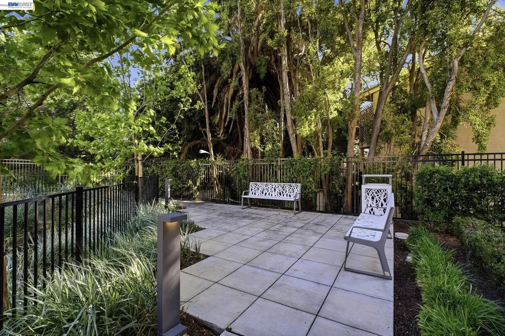 29741 Hansen Hayward CA 94544