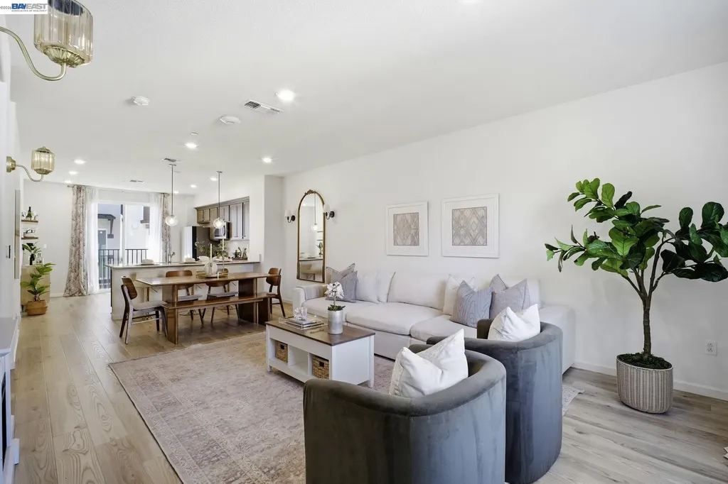 29741 Hansen Hayward CA 94544