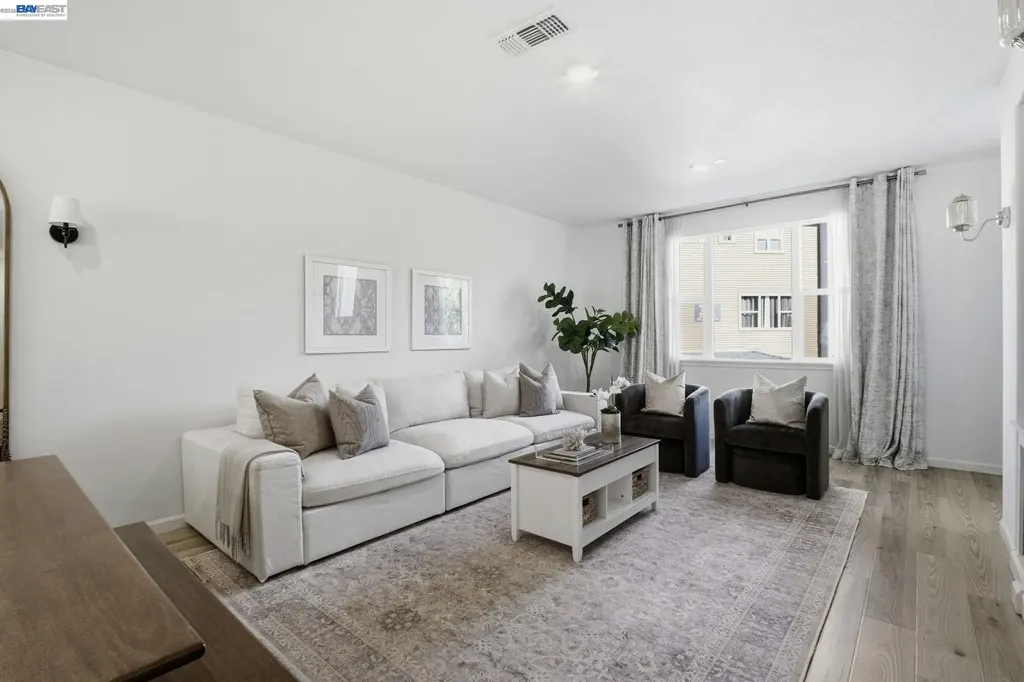29741 Hansen Hayward CA 94544