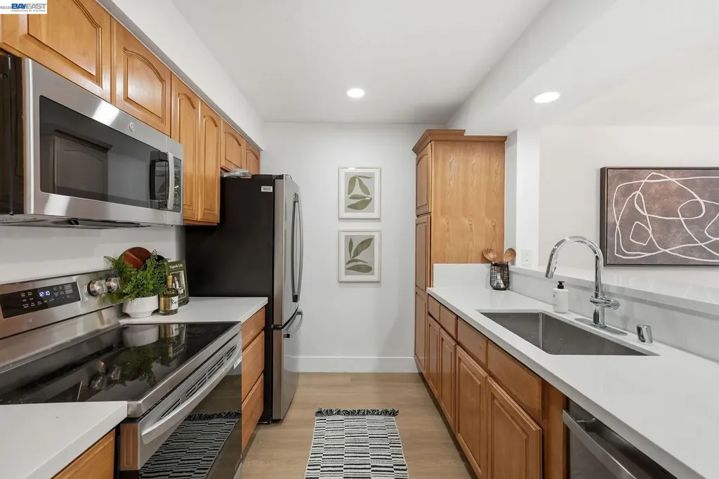 2 Knoll Court Hercules CA 94547