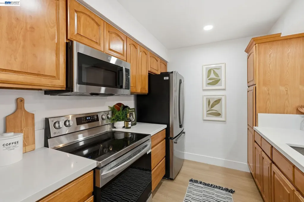 2 Knoll Court Hercules CA 94547