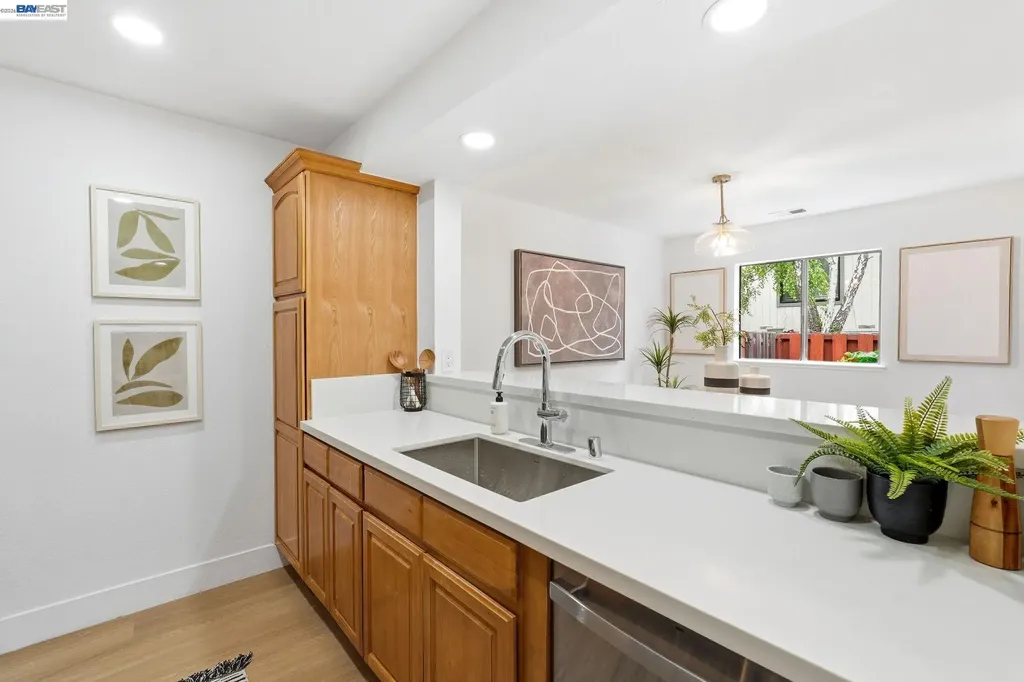 2 Knoll Court Hercules CA 94547