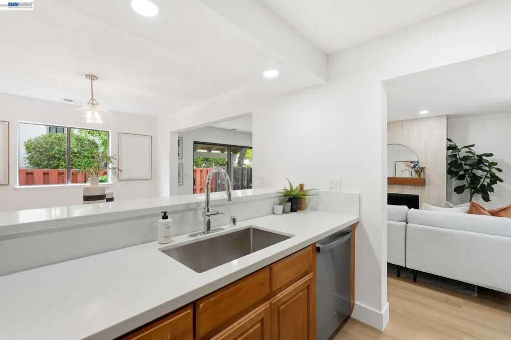 2 Knoll Court Hercules CA 94547