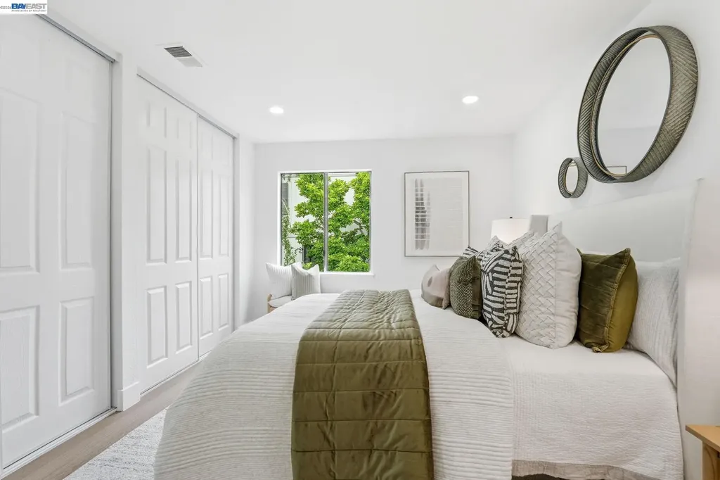 2 Knoll Court Hercules CA 94547