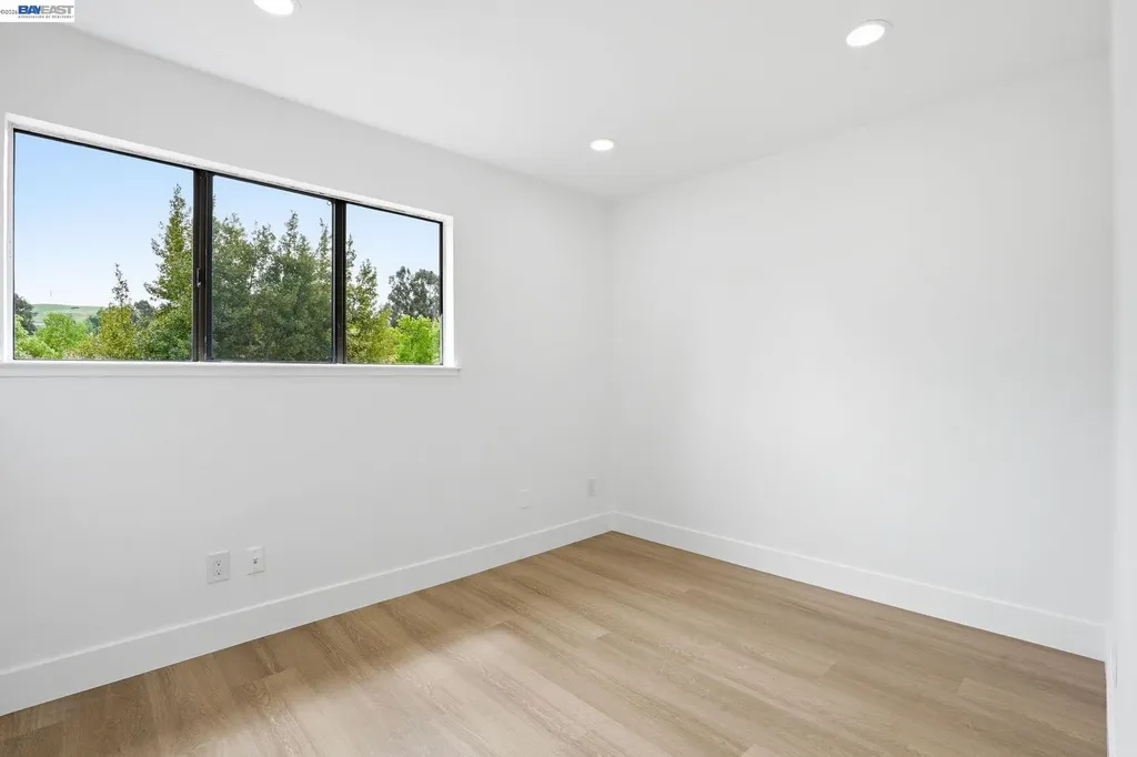 2 Knoll Court Hercules CA 94547