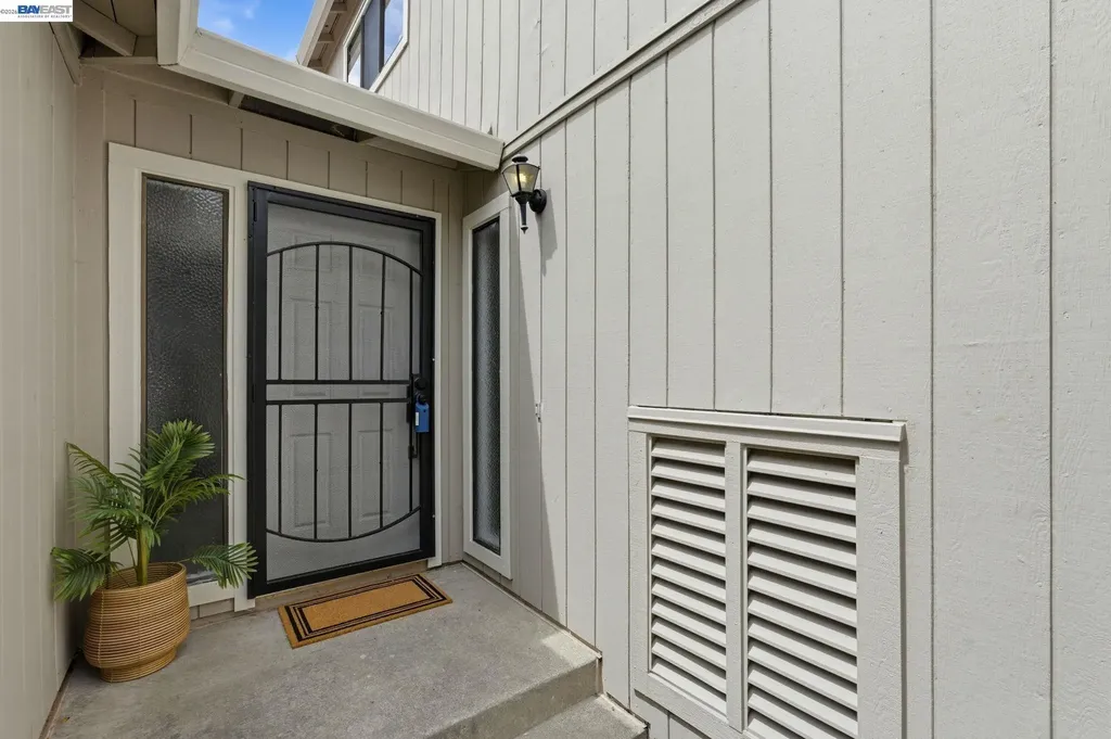 2 Knoll Court Hercules CA 94547