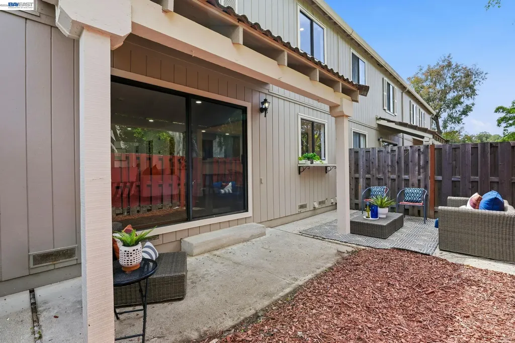 2 Knoll Court Hercules CA 94547