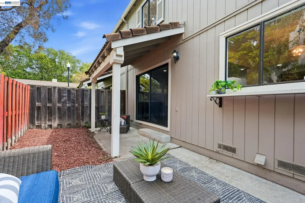 2 Knoll Court Hercules CA 94547