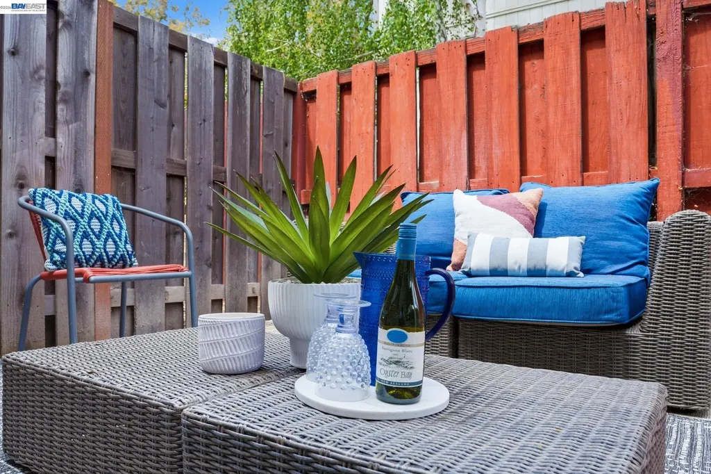 2 Knoll Court Hercules CA 94547