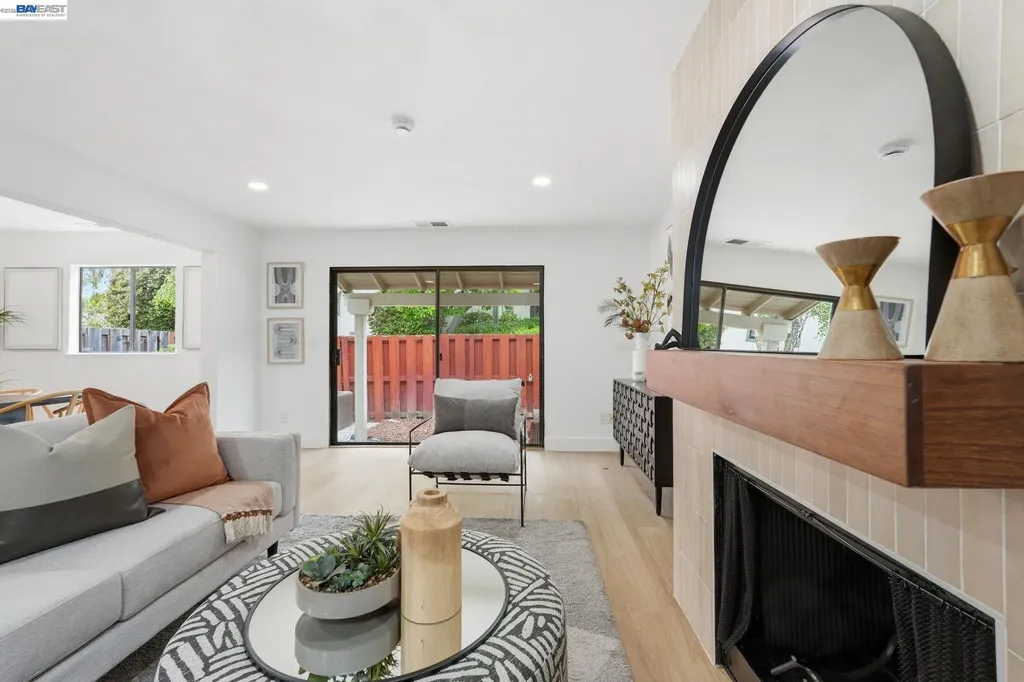 2 Knoll Court Hercules CA 94547
