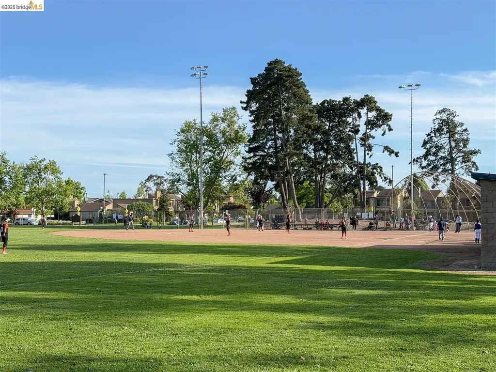 806 Ironwood Road Alameda CA 94502