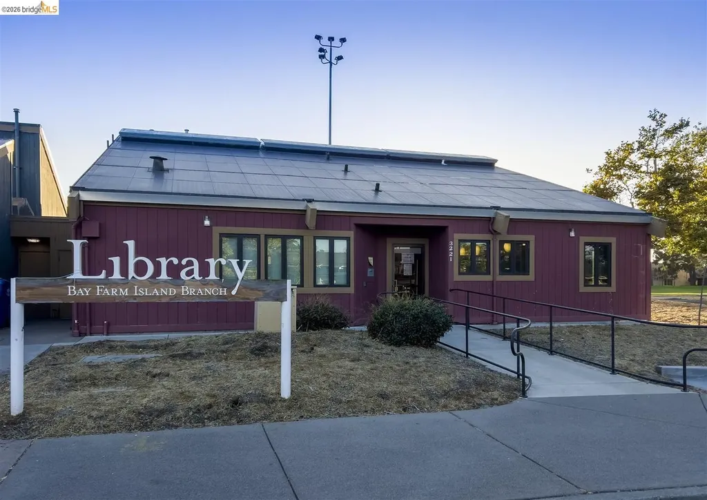 806 Ironwood Road Alameda CA 94502