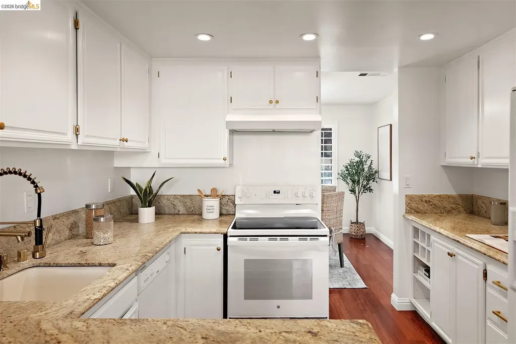 806 Ironwood Road Alameda CA 94502