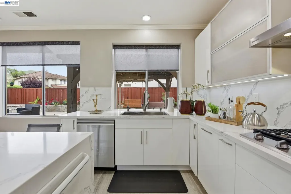 234 Bridgewater Road Hayward CA 94544