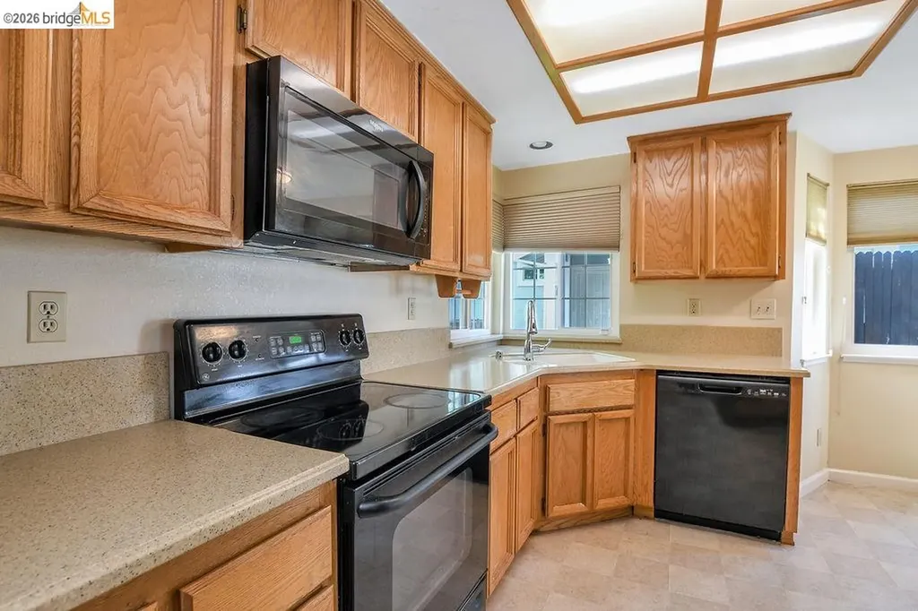 184 Pelican Loop Pittsburg CA 94565