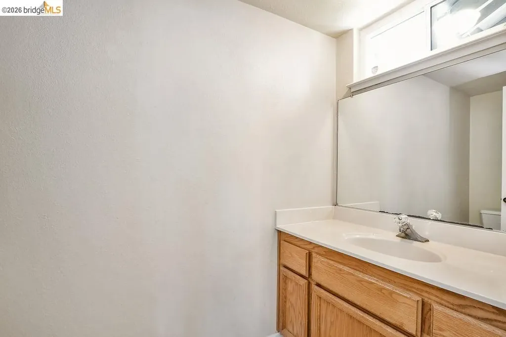 184 Pelican Loop Pittsburg CA 94565