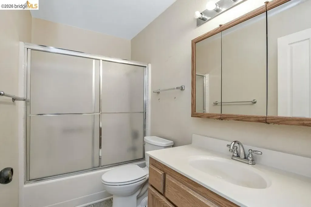 184 Pelican Loop Pittsburg CA 94565