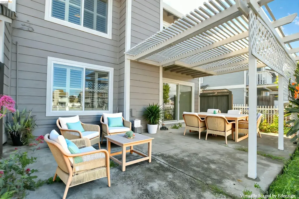 184 Pelican Loop Pittsburg CA 94565