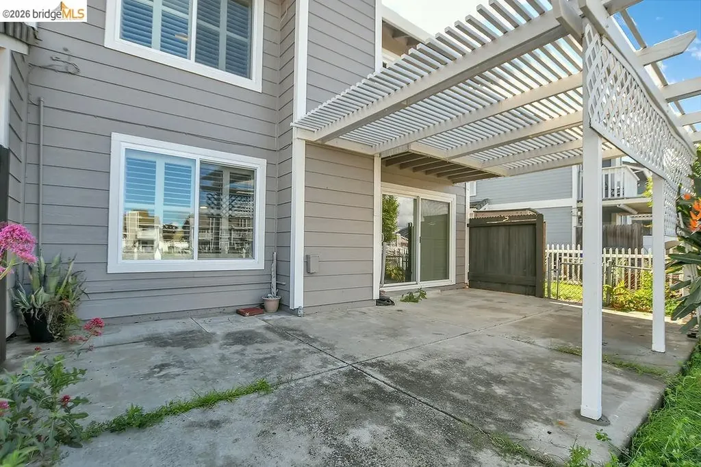 184 Pelican Loop Pittsburg CA 94565